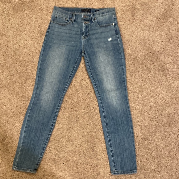 Lucky Brand Denim - Lucky Women’s Skinny AVA Jeans, Sz6, Great Condition, 2 button with zipper fly.